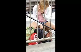 Lasciala succhiare il cazzo e anche quando non le permette il bullo allo stesso tempo, possiamo facilmente mamma matura xxx girare la figa gustosa di lei