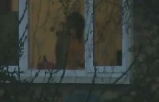Dopo aver inumidito il pene, ha iniziato a sedersi su di esso con tutta la gola fino a quando il partner di lei, riempie i volti dolci di lei con lo sperma porno mature mogli