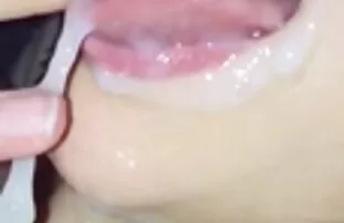 Due bionda elasticità ha il milf mature video porno viso coperto di sperma