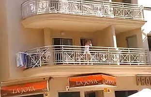 Beh, non scoparla mentre guidi! Era ora di portare i xxx lesbiche mature detriti della casa. Lì, lei lo succhierà e cavalcando alti steli forti di lui