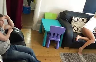 Guarda il porno, mi sono spaventato video porno donne con ragazzi e ho subito abbassato BENE !!!