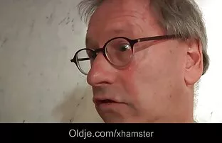 Per vedere il fratello video porno mogli mature sbirciare guardaroba