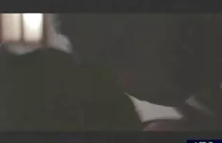 Snello ragazza straddle su il morbido film porno mature italiani letto