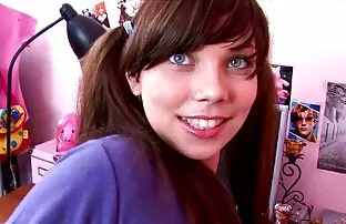 Bionda con grandi tette va di mano in mano milf italiane video porno