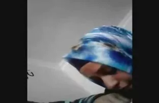 Le ragazze incatenate, unte di cera di mature troie xxx candela calda, e poi hanno iniziato a controllare il vibratore sul clitoride di lei, sembravano alleggerire un po ' di dolore